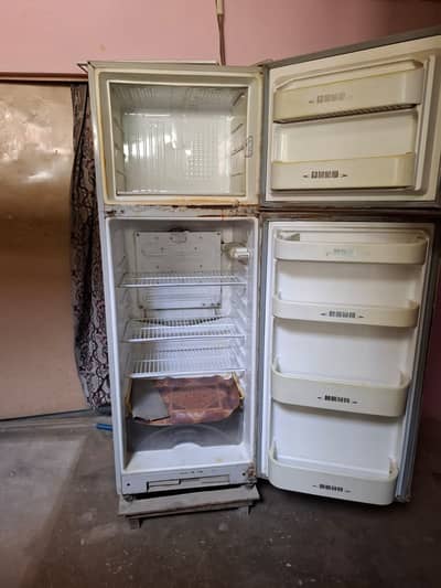 Dawlance used fridge
