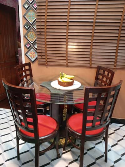 4-seater Dining table for Sale - Good Condition