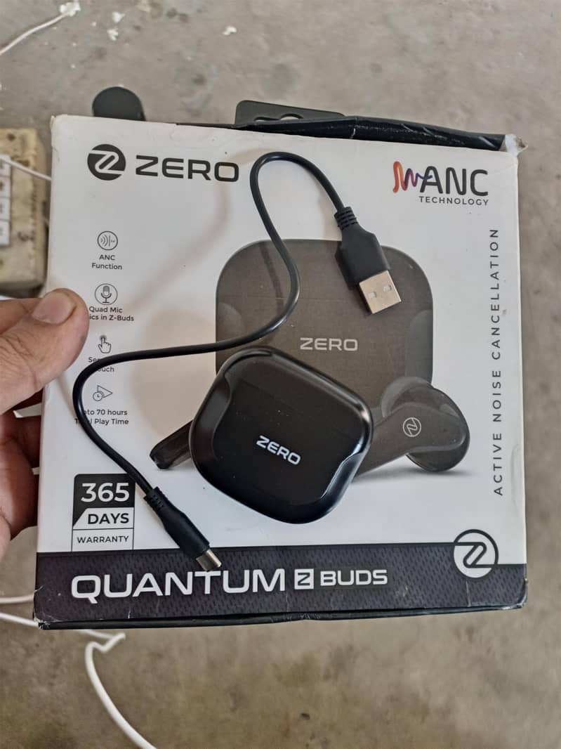 zero earbuds box and data cable 3