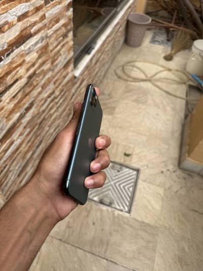 11 pro Mx factory unlok 64GB