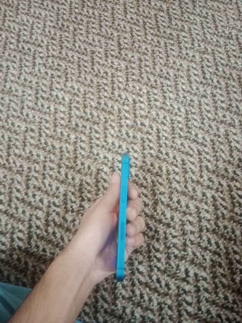 iPhone 13 2