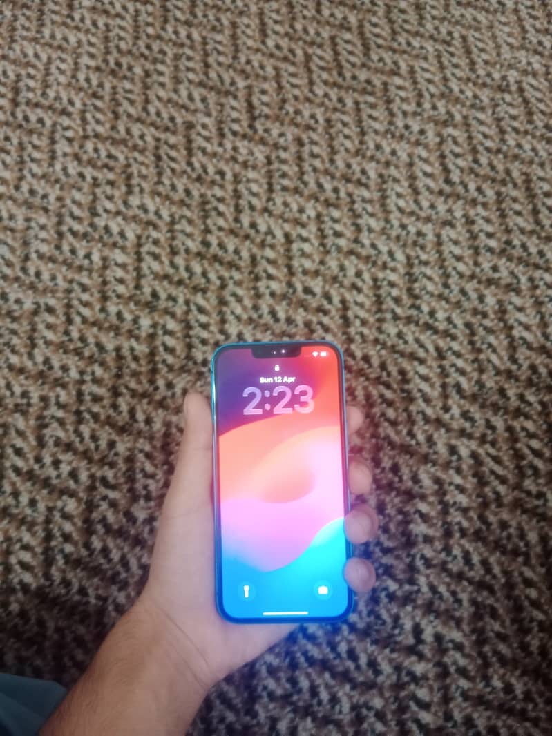 iPhone 13 3