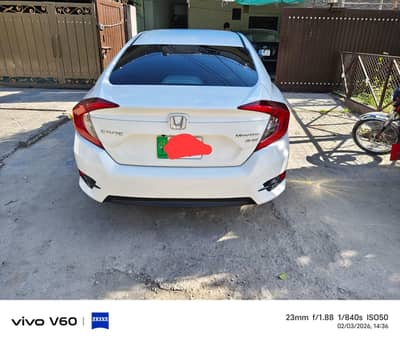 HONDA CIVIC vti OREAL UG full option. red metar 2018/2019