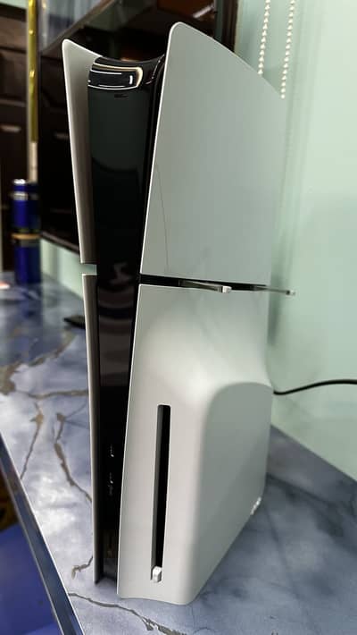 PlayStation 5  Slim one terabyte disc version