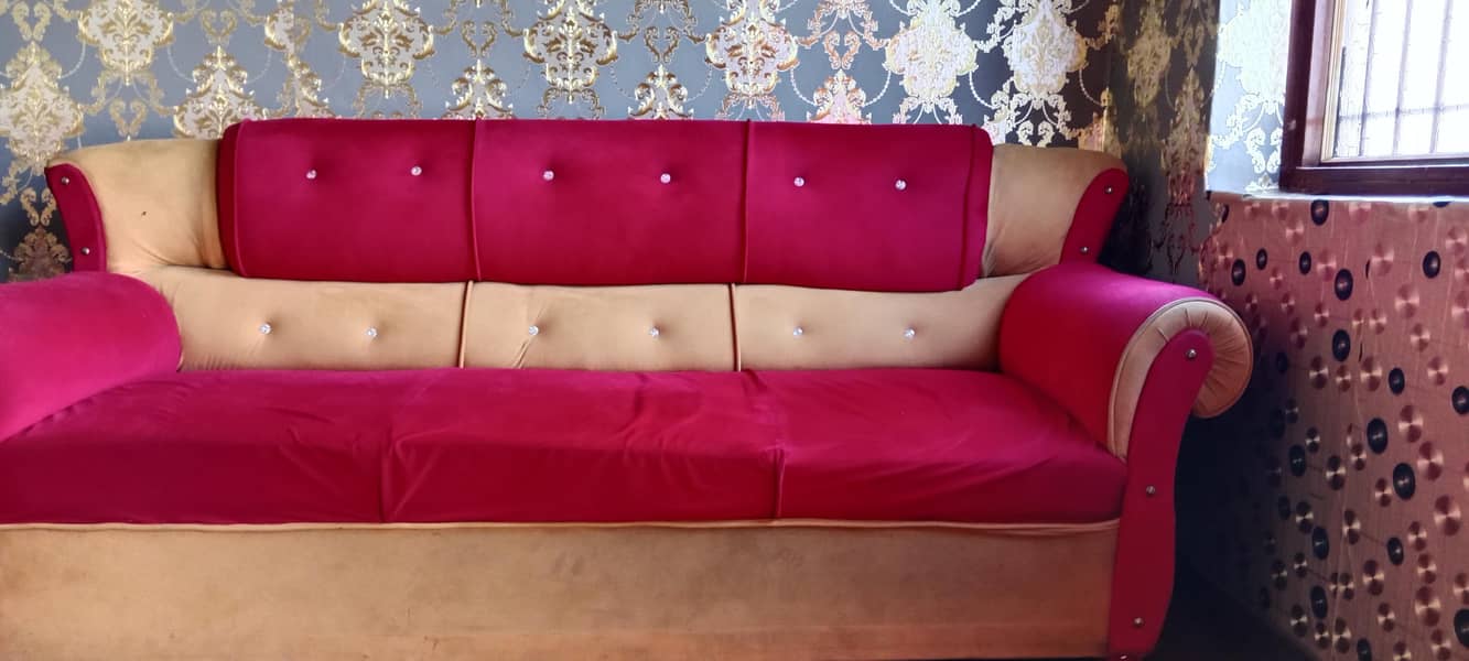. . Sofa 3