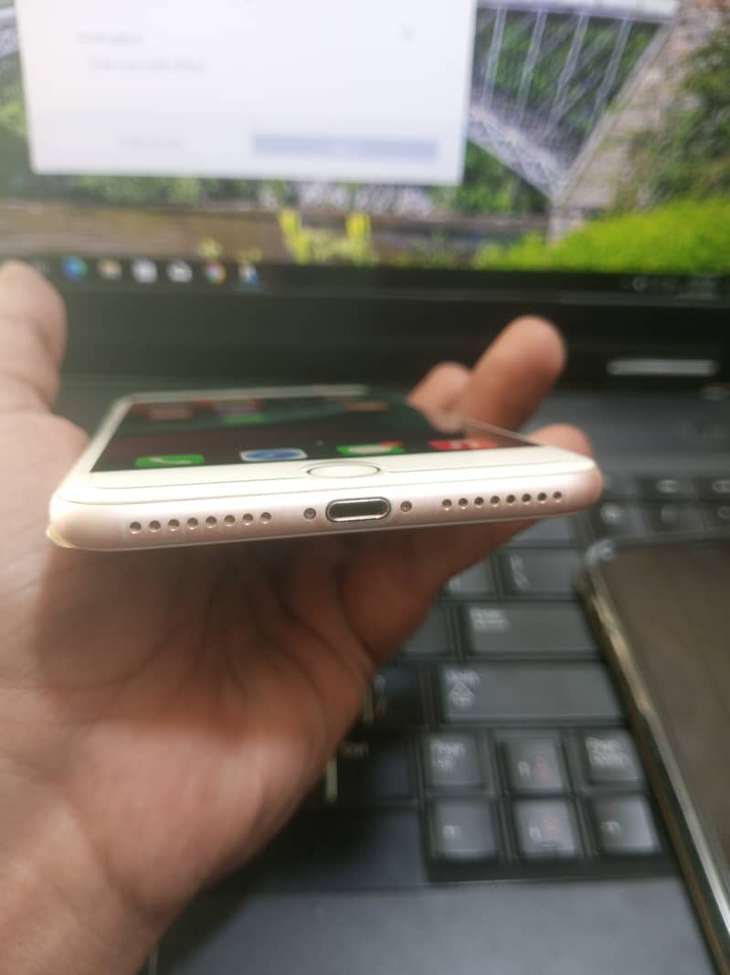 Apple iPhone 7 Plus 3