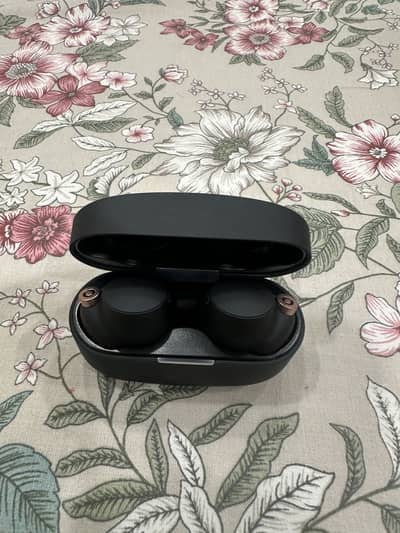 Sony headphones wireless 1000Xm4 in ear never used for sale