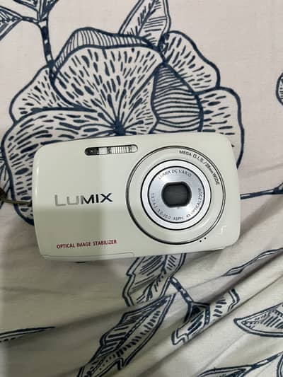 Digital Camera - Panasonic S1 Lumix