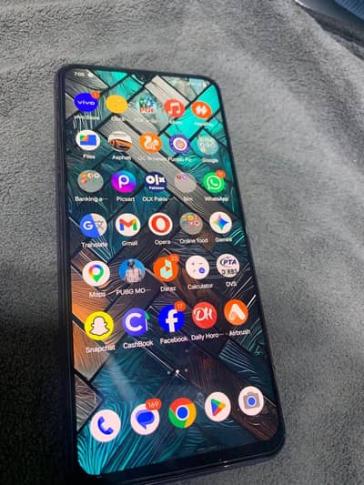 Vivo V20 – Excellent Condition | Complete Box