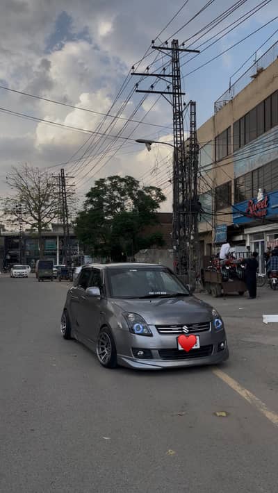 Suzuki swift 1.3 dlx