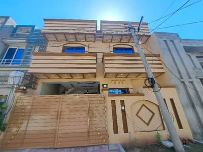 5.7 Marla Stylish Brand New With Water Bore Sector 04