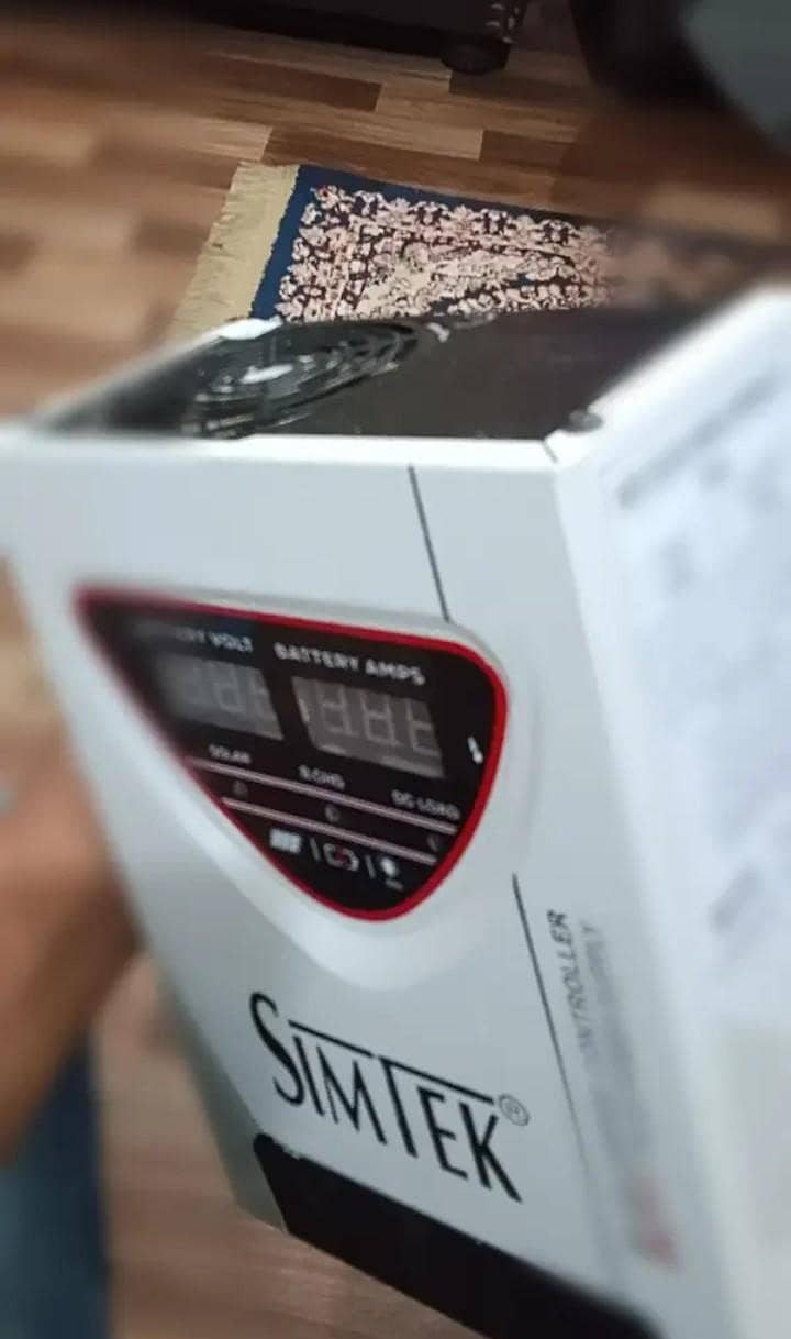 MPPT solar charge controller 70A 3