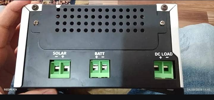 MPPT solar charge controller 70A 5