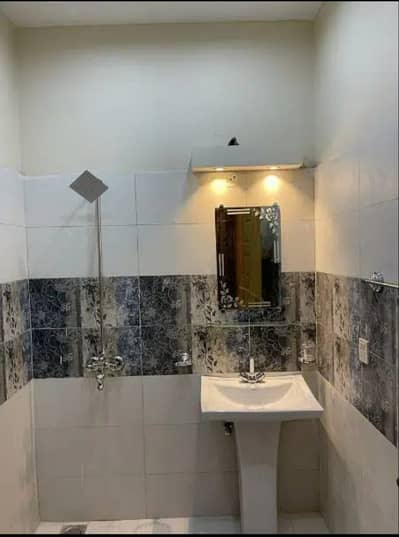 26 MARLAINDEPENDENT HOUSE FOR RENT AVAILABLE IN MODEL TOWN