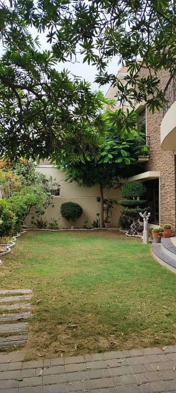 ARCHITECT-DESIGNED OWNER-BUILT BUNGALOW | 600 SQ. YARD | DHA PHASE 6