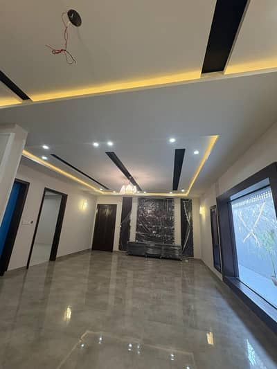 FULLY RENOVATED MODERN BUNGALOW | 500 SQ. YDS | DHA PHASE 5