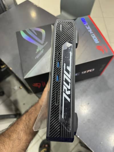 Asus Nuc 970 mini pc ultra 9 185H/rtx 4070/32gb/1tb Gaming mini