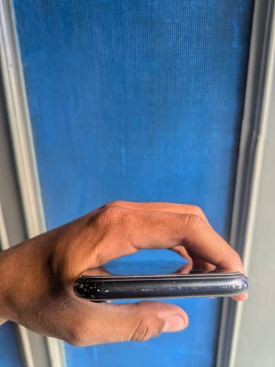 I phone xr black clr