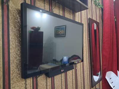 LG led, 32 inches, 10/10 condition, full hd (1080p)