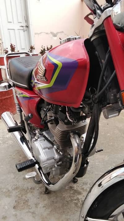 Honda 125 Motorcycle call __03258956386
