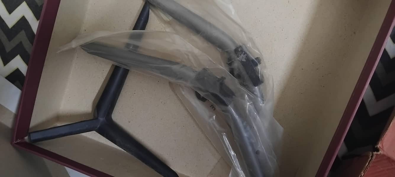 led stand n clips 0