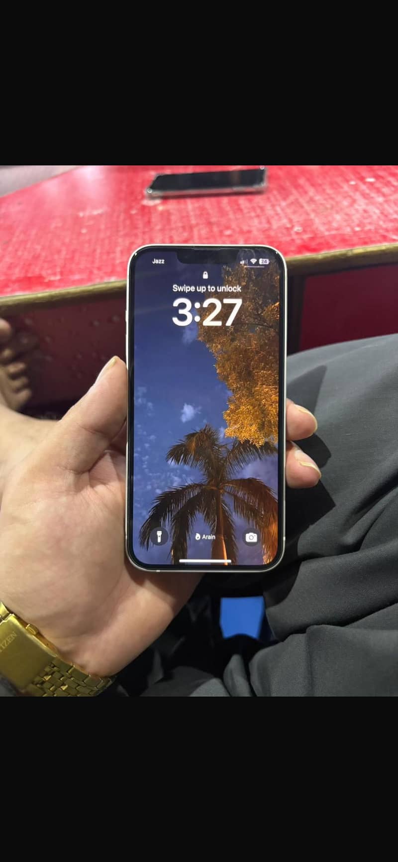 iPhone 13 0