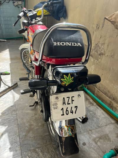 Honda CD 70 2025