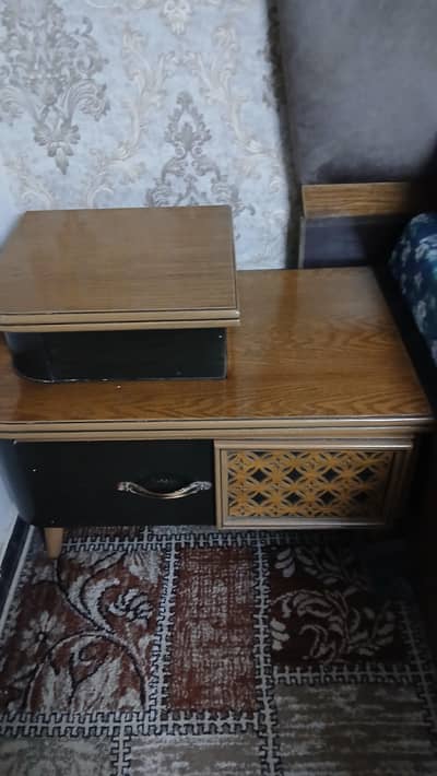 dressing and side tables