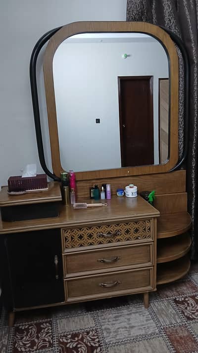 dressing and side tables