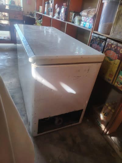 defrezer for sale good condition  and vip cooling