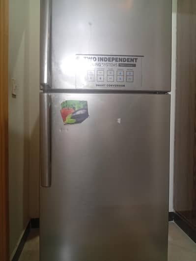 Samsung 255L Double Door Refrigerator – Excellent Condition