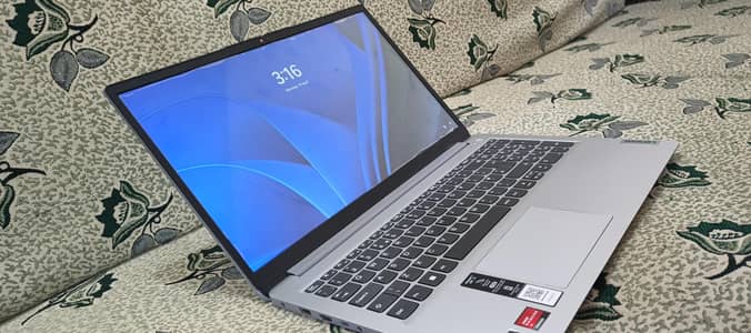  Lenovo Ideapad 1Laptop for Sale – Excellent Condition