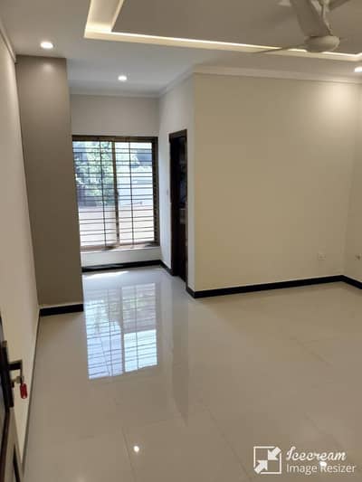 Upper Portion Available For Rent Near Family Park With Servant