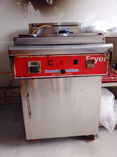32L fryer for sale, 90,000 price negotiable/Baar hosakti