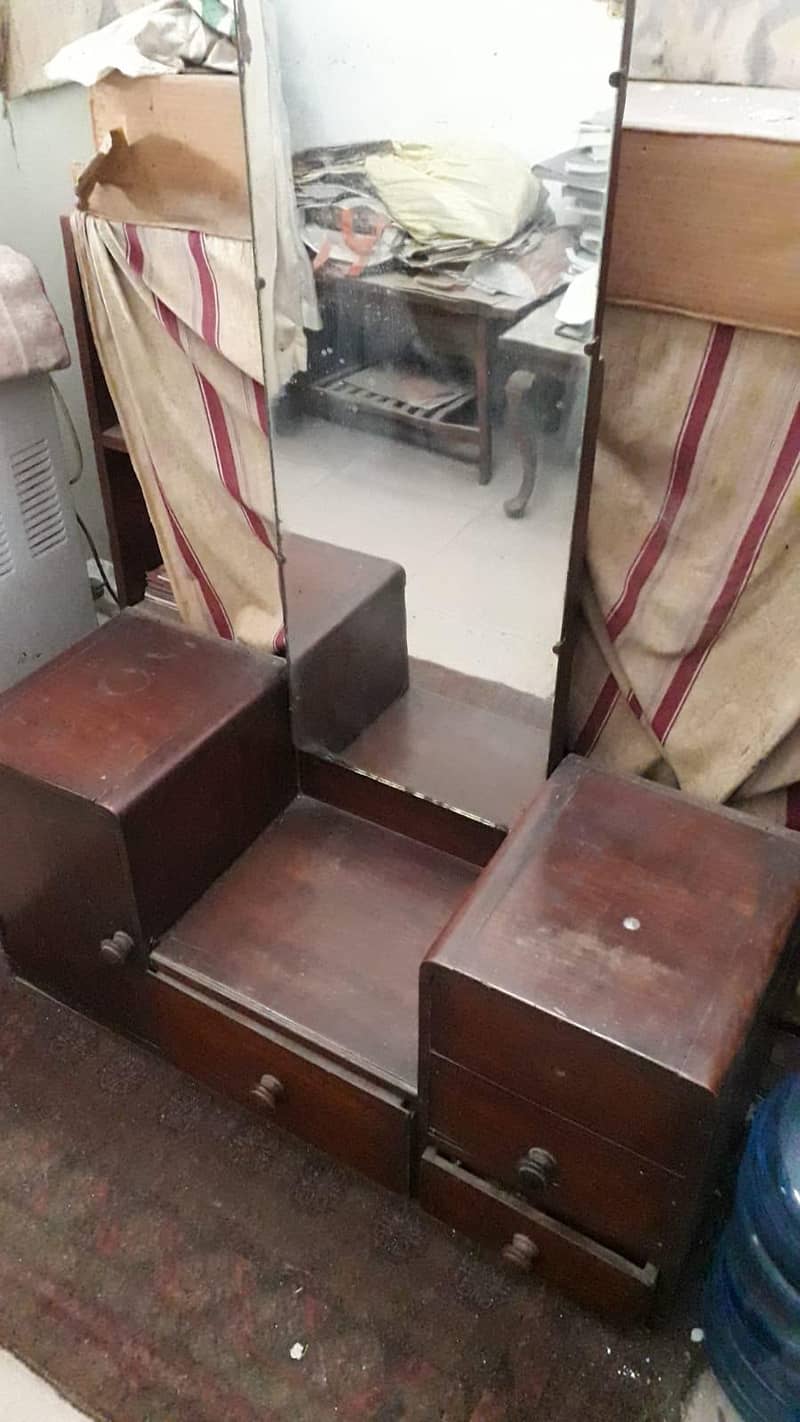 Dressing table 0