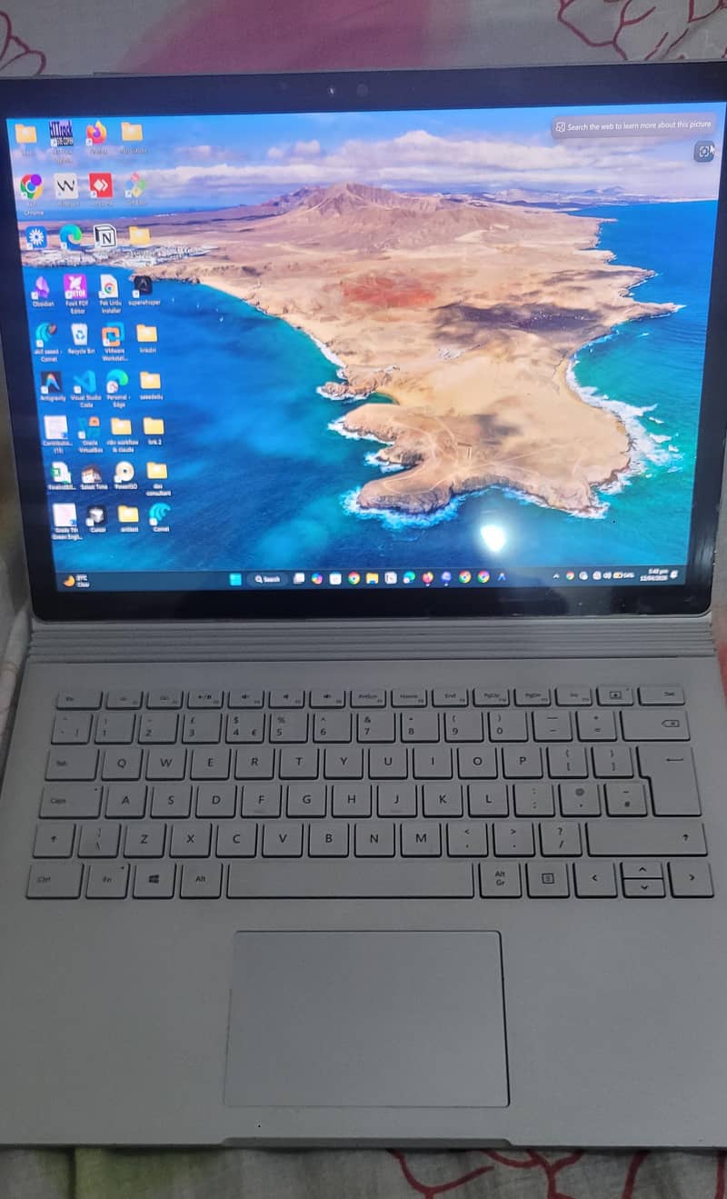 Microsoft Surface Book i7 0
