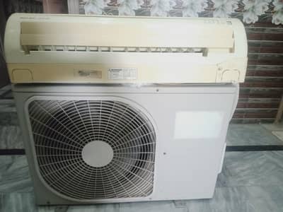 Mitsubishi 1 ton simple Ac not inverter.
