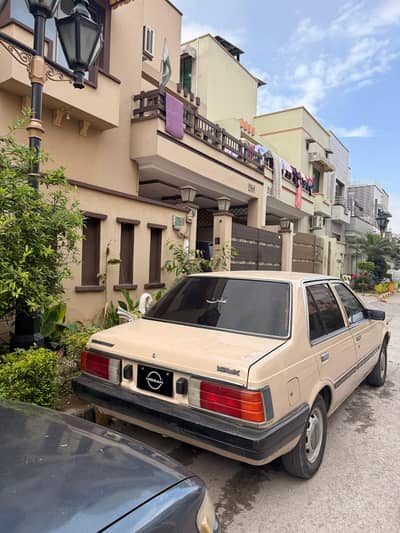 Nissan Sunny 1985
