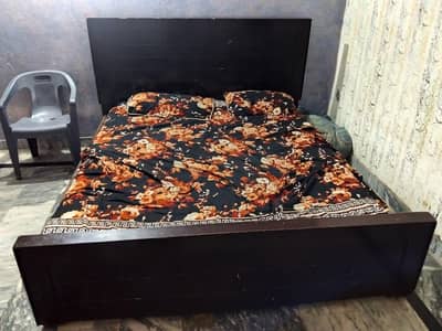 complete beds. . . . . .