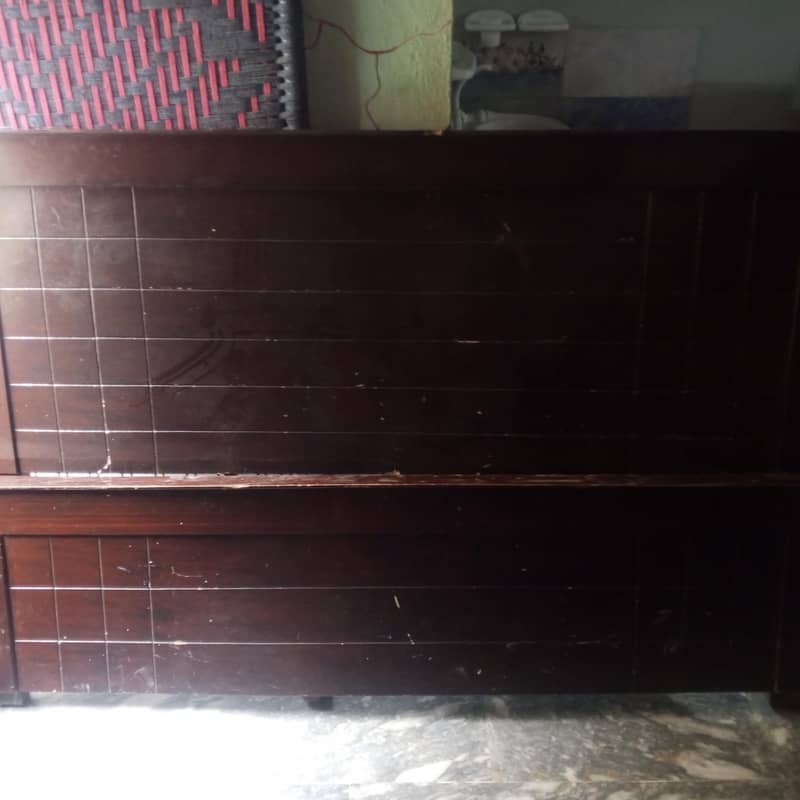 complete beds. . . . . . 2