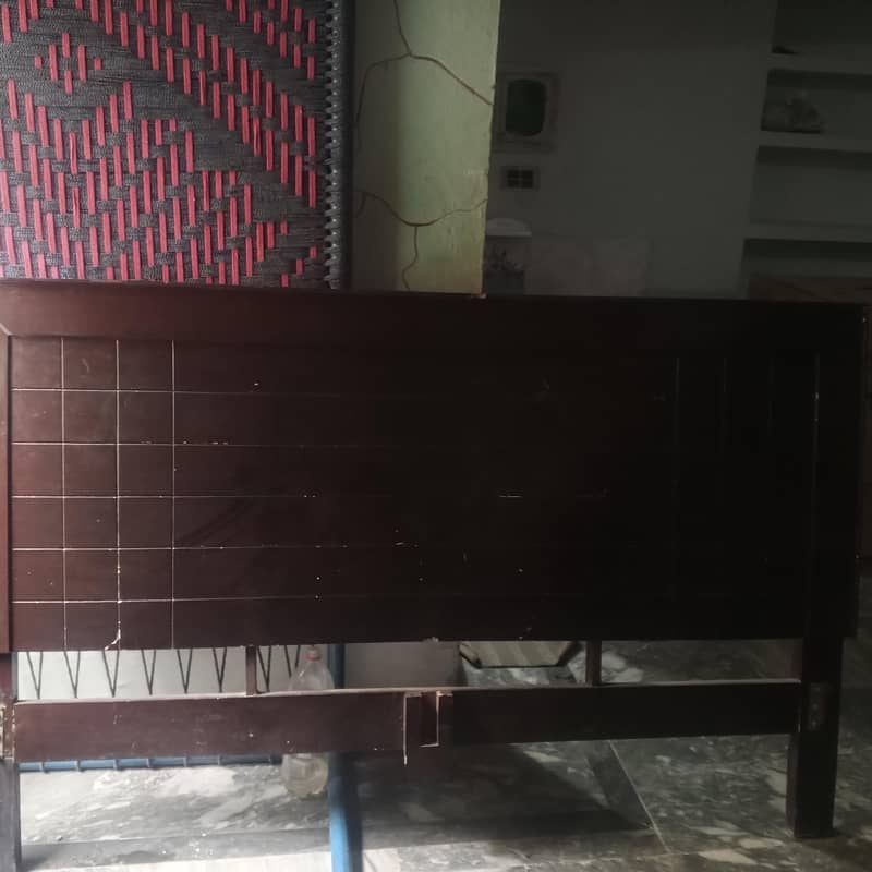 complete beds. . . . . . 3