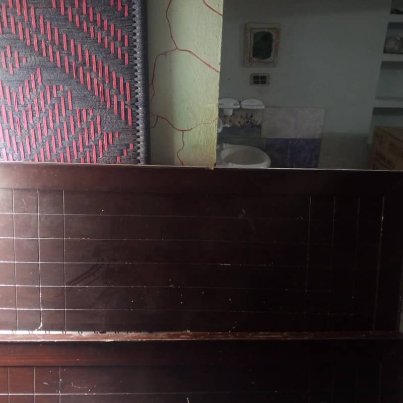 complete beds. . . . . . 4