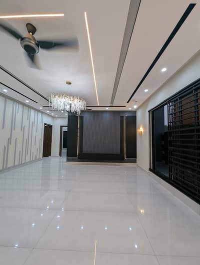 10 MARLA BRAND NEW DOUBLE STORY HOUSE FOR SALE IN IEP ENGINEERS TOWN HOUSING SOCIETY DEFENSE ROAD LAHORE