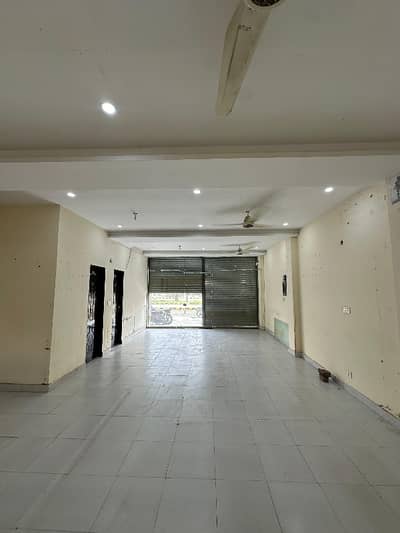 4 MARLA COMMERCIAL HALL AVAILABLE FOR RENT IN COLLEGE ROAD LAHORE