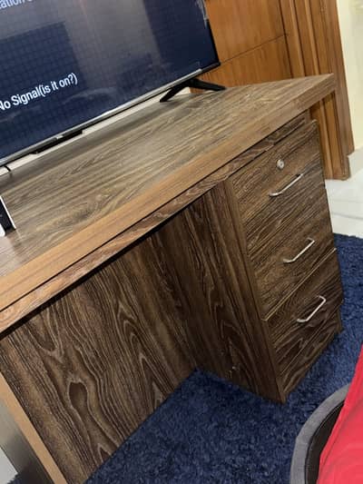 DECENT OFFICE TABLE DESK & CHAIR