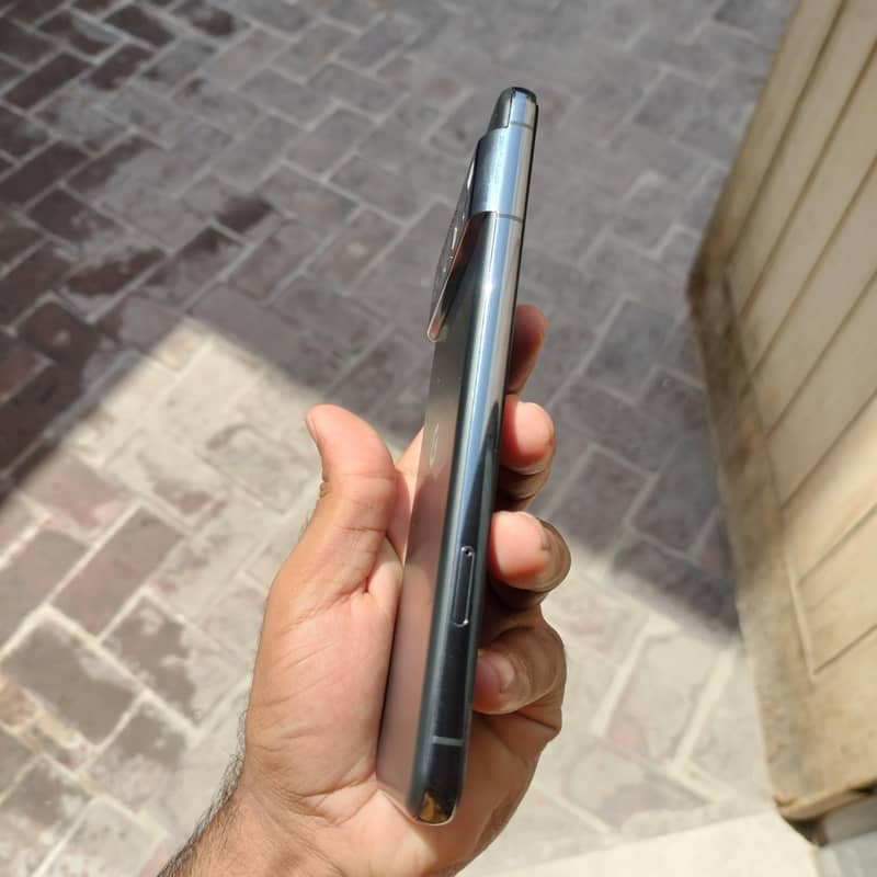 Google pixel 8 pro 1