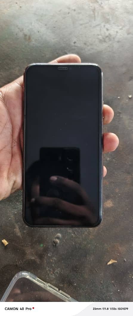 IPHONE 11 pro max 5