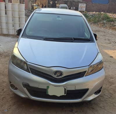 Toyota vitz 13/15 good condition