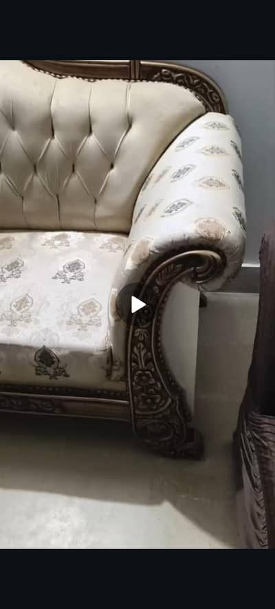 7 seater sofa hai bilkul new condition me hai