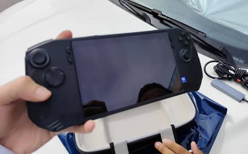 MSI Claw A1M 2tb upgraded gen4 120hz